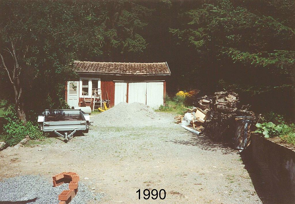 old garage.jpg